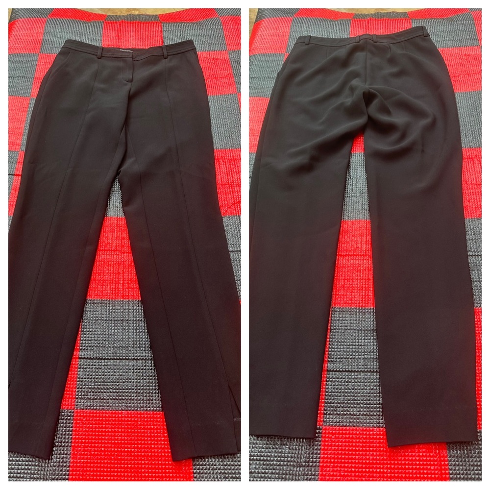 St.John Caviar
Jennifer' Crepe Marocain Ankle Pants size 0
Inseam 30”